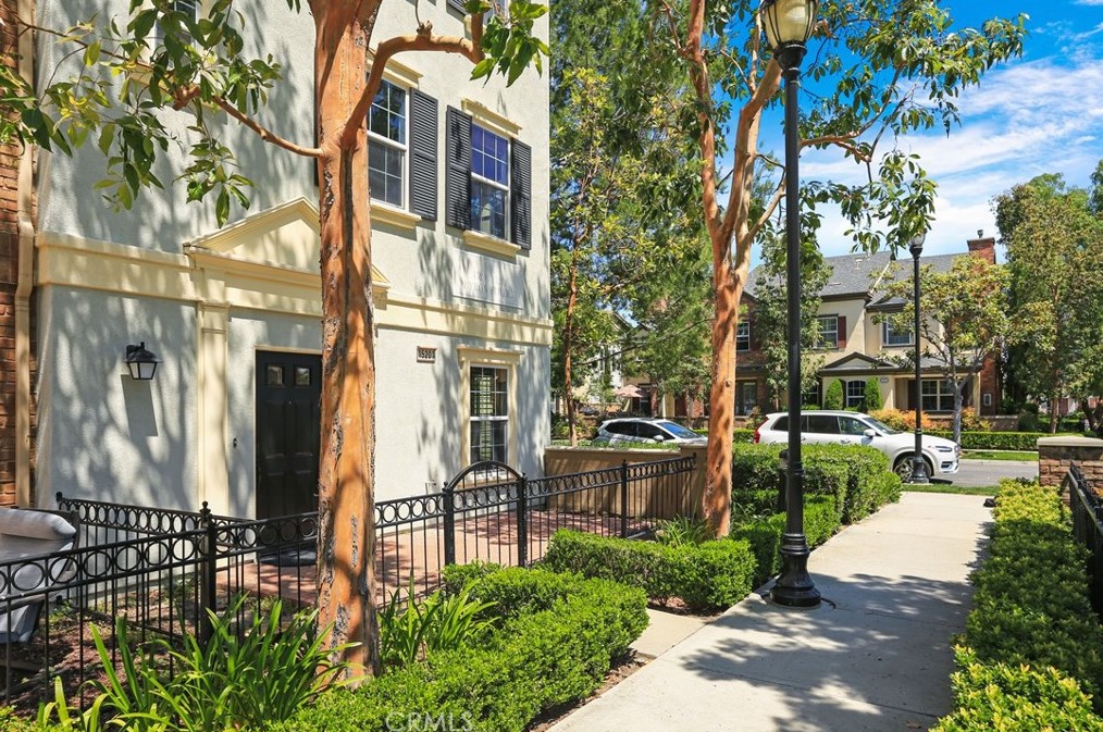 15201 Byron Way, Tustin, CA 92782-1735