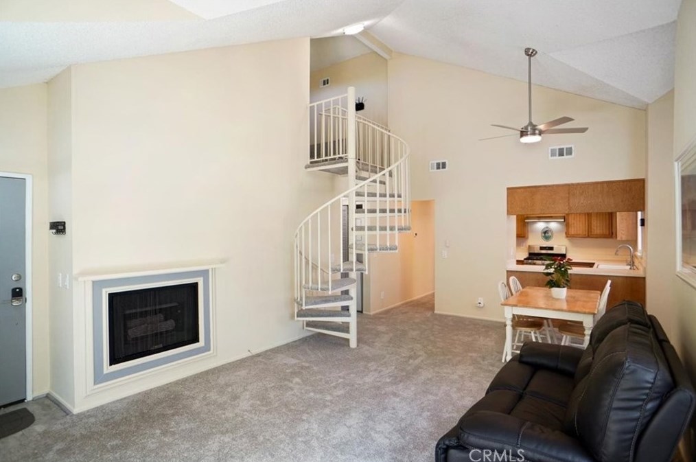 26952 Flo Ln #344, Santa Clarita, CA 91351