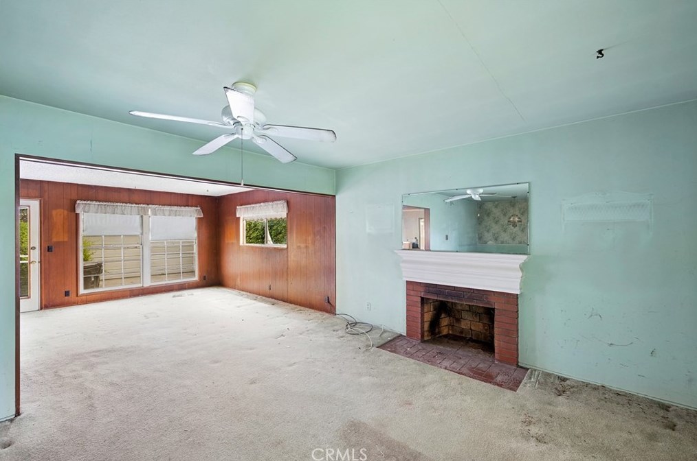 2856 Ostrom Ave, Long Beach, CA 90815-1605