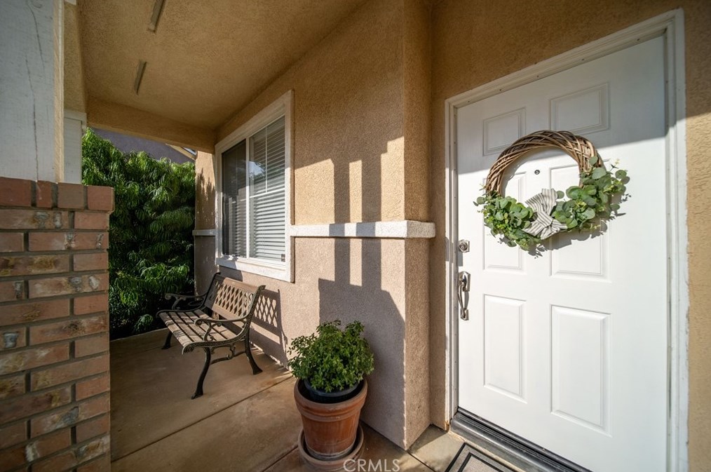 28412 Mayfair Dr, Santa Clarita, CA 91354-1519