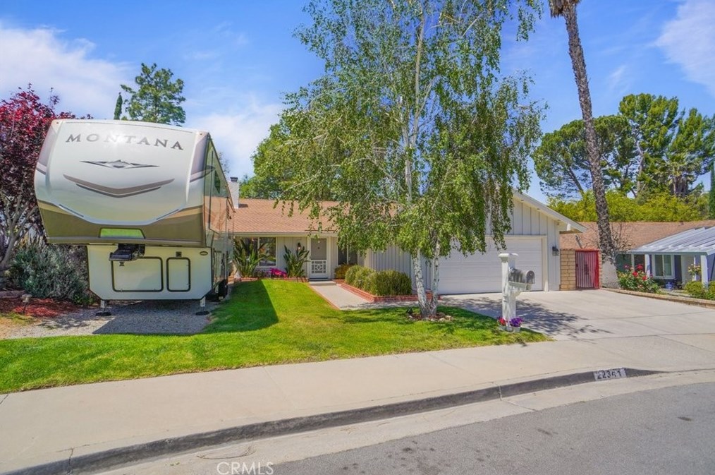 22341 Melodi Ln, Santa Clarita, CA 91350-2165