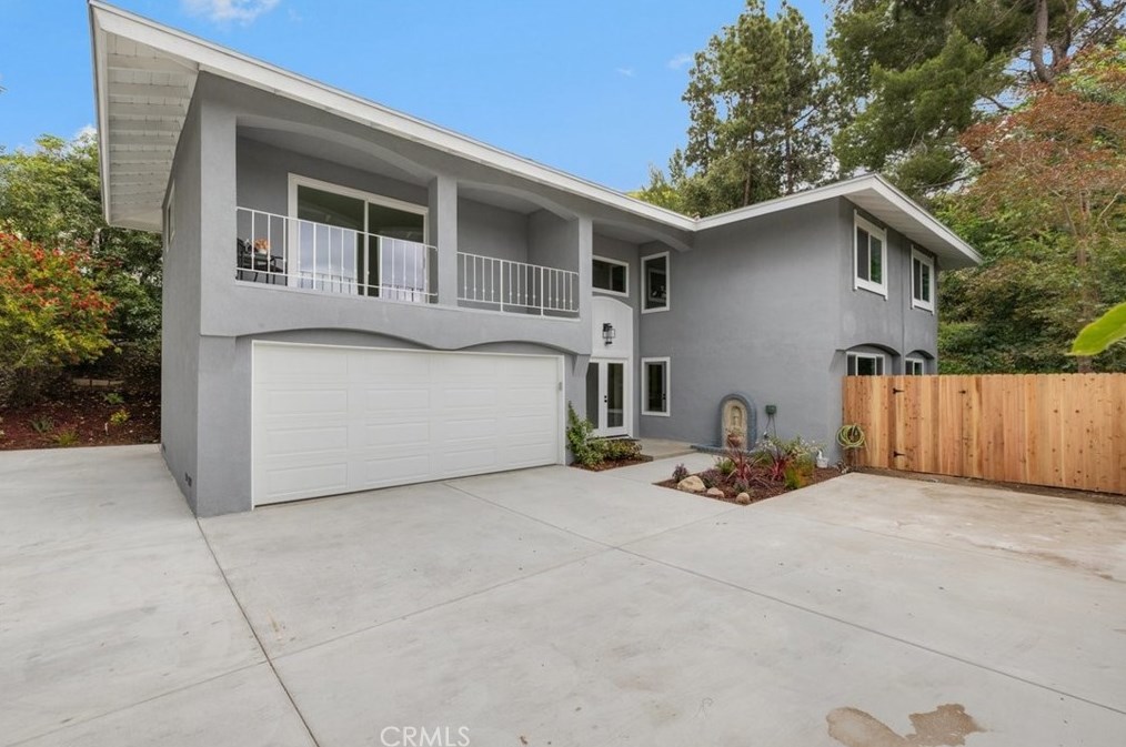 2118 Sapra St, Thousand Oaks, CA 91362-1920
