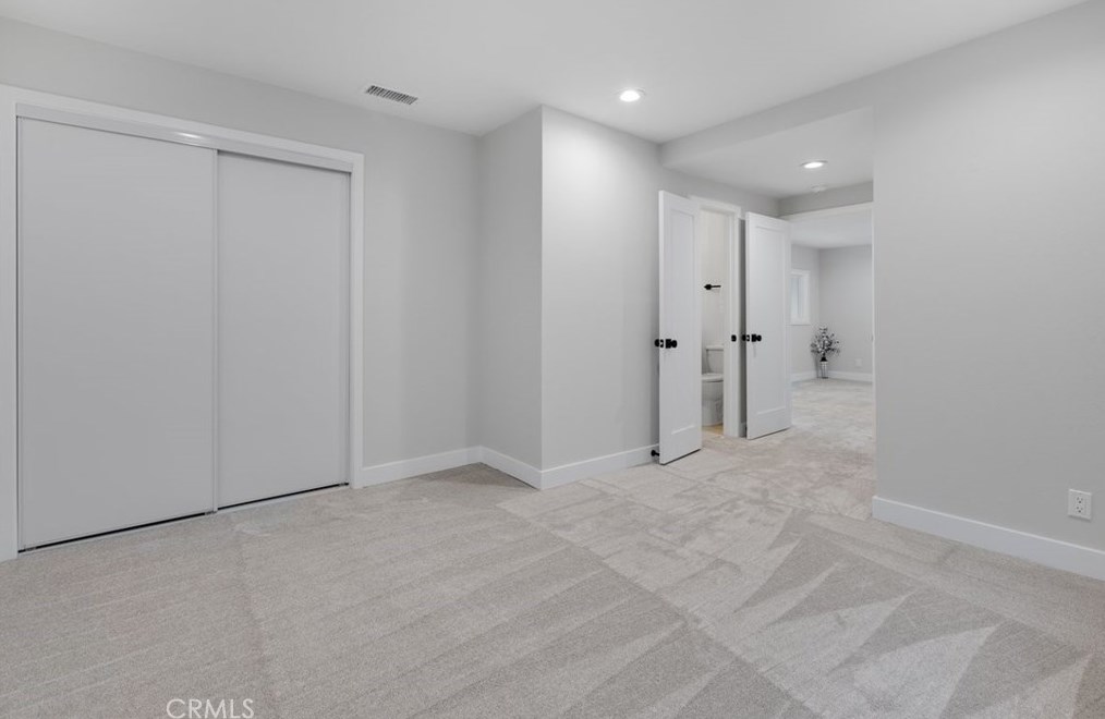 2118 Sapra St, Thousand Oaks CA 91362-2033 exterior