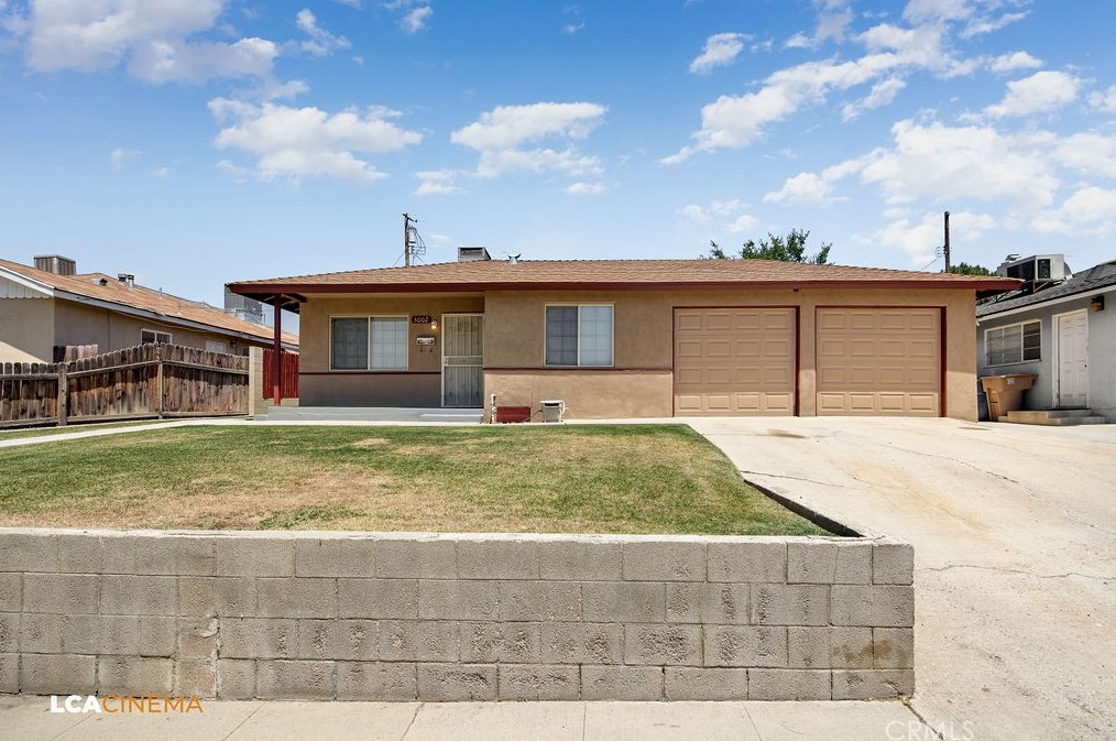 3002 Glenwood Pl, Bakersfield, CA 93306-4231