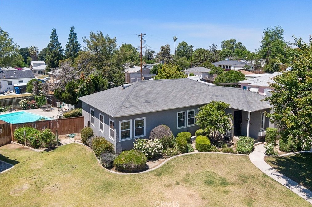 2408 La Siesta Dr, Bakersfield, CA 93305-2415