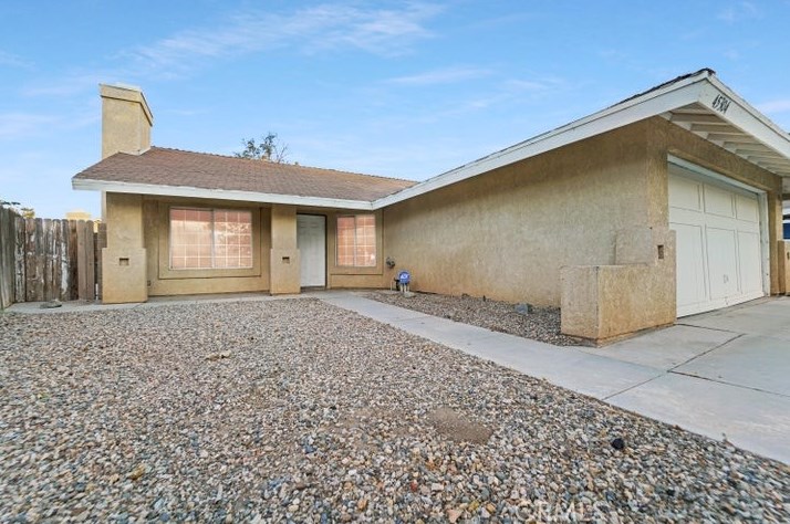 45304 Century Cir, Lancaster, CA 93535