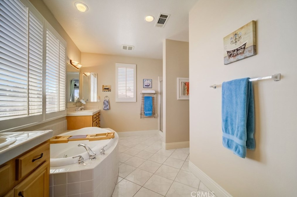 3831 Tournament Dr, Palmdale CA  93551-5642 exterior