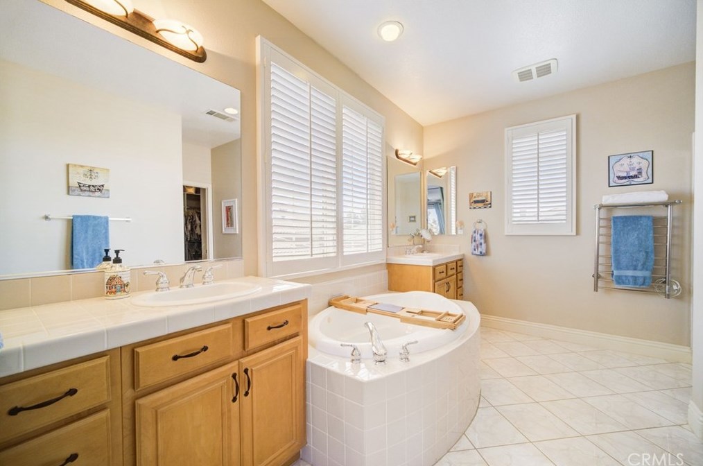 3831 Tournament Dr, Palmdale CA  93551-5642 exterior