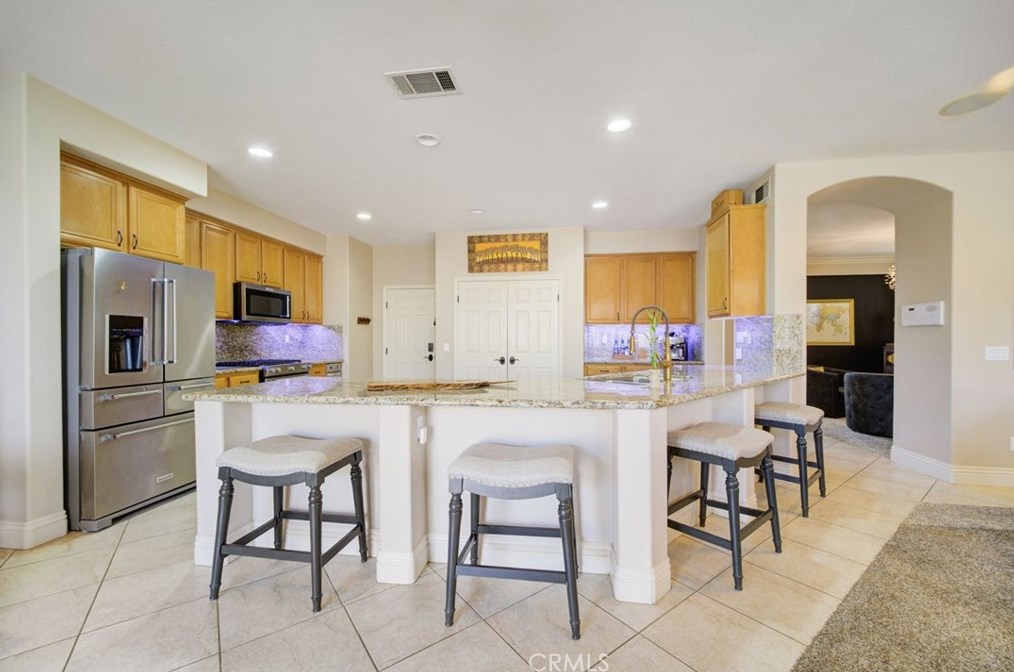 3831 Tournament Dr, Palmdale CA  93551-5642 exterior