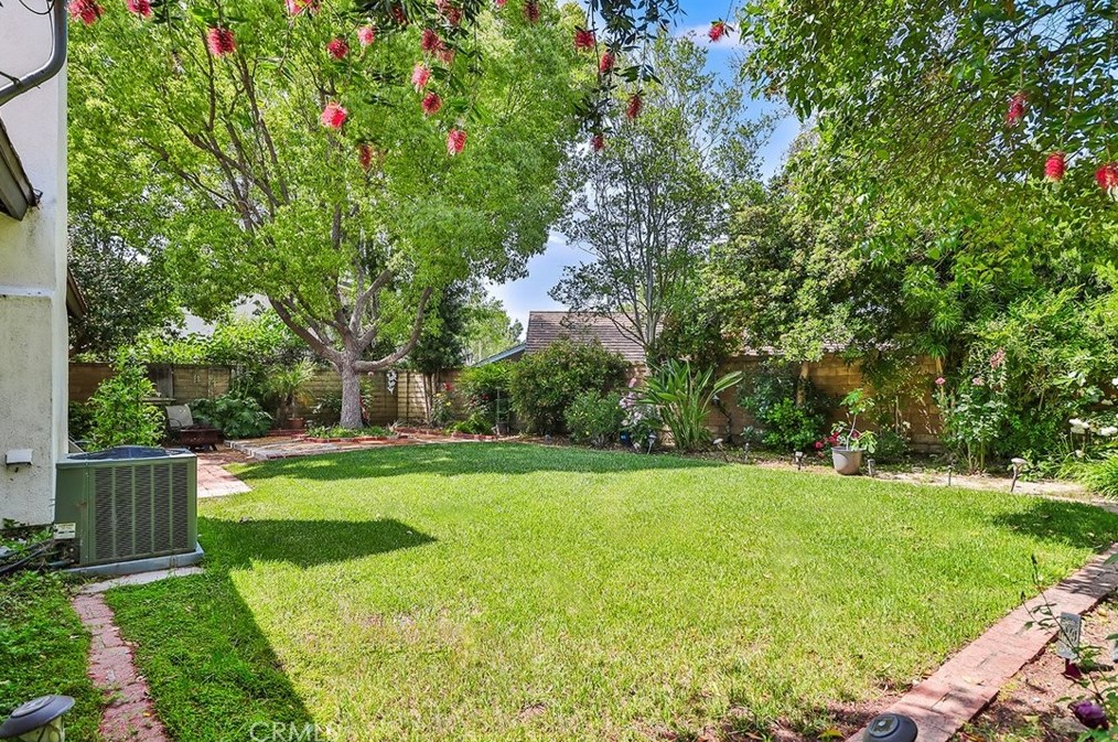 25252 Avenida Rotella, Santa Clarita CA  91355-3003 exterior