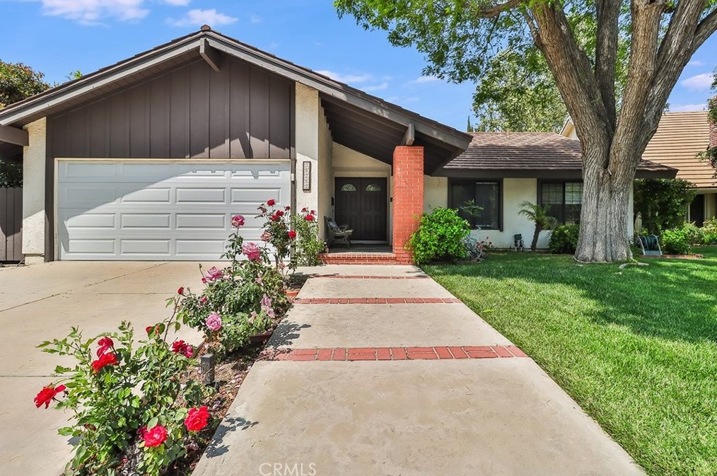 25252 Avenida Rotella, Santa Clarita CA  91355-3007 exterior