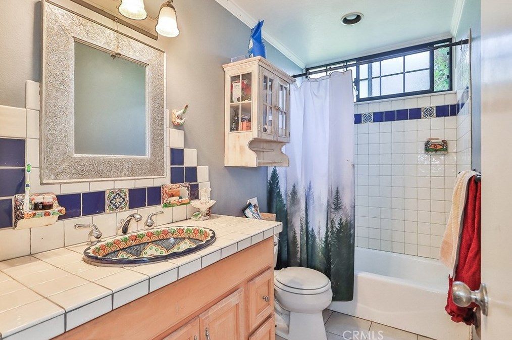 25252 Avenida Rotella, Santa Clarita CA  91355-3003 exterior