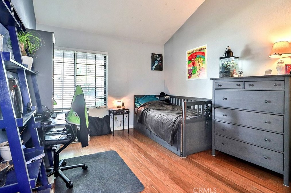 25252 Avenida Rotella, Santa Clarita CA  91355-3003 exterior