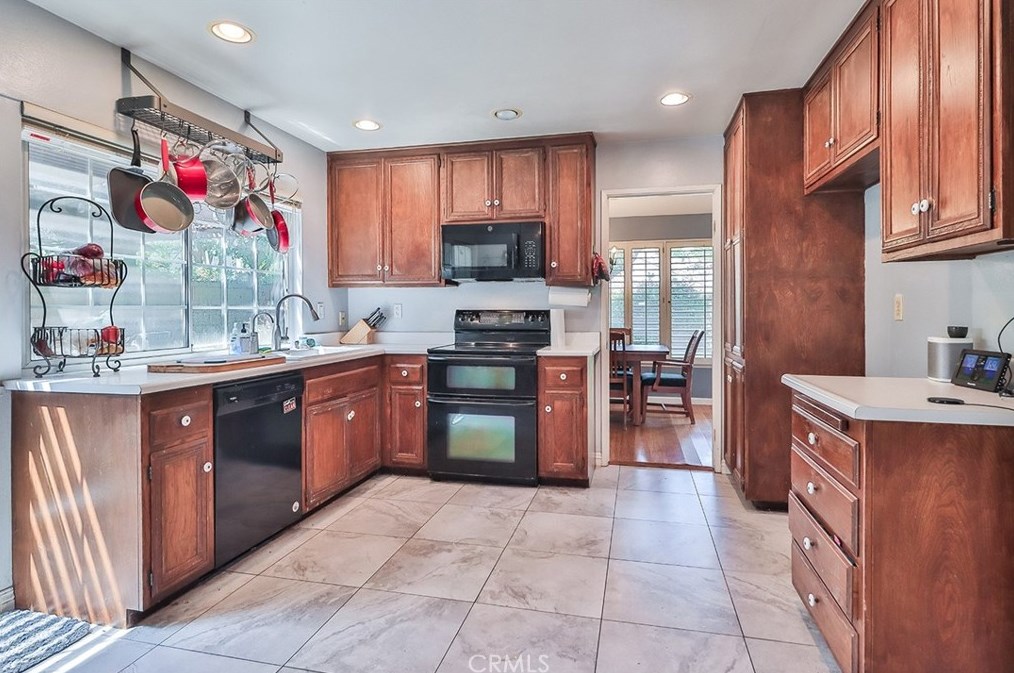 25252 Avenida Rotella, Santa Clarita CA  91355-3003 exterior