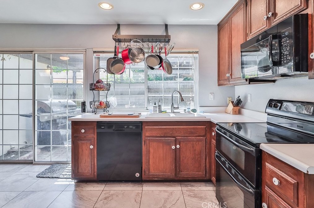 25252 Avenida Rotella, Santa Clarita CA  91355-3003 exterior