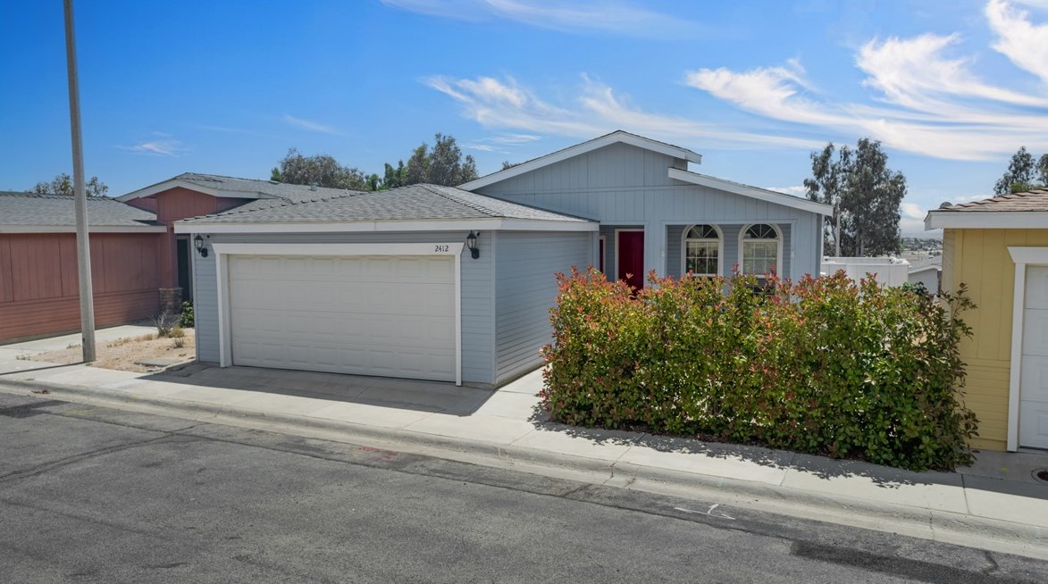 2412 Summit View Dr, Tropico Village, CA 93560-6370