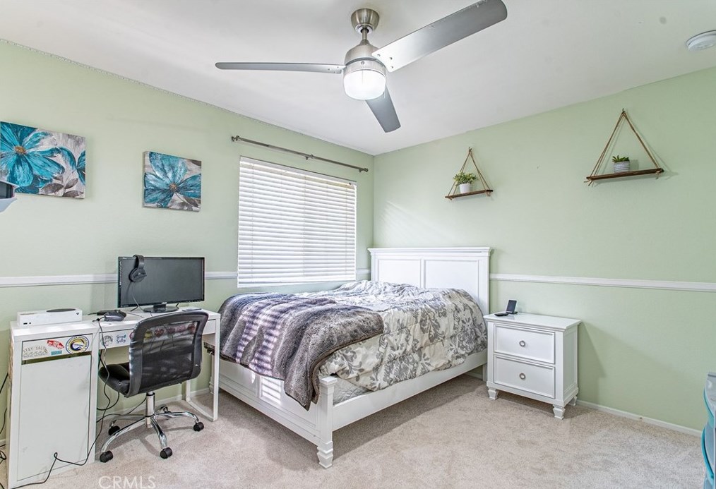 32480 The Old Rd, Santa Clarita CA  91384-3055 exterior