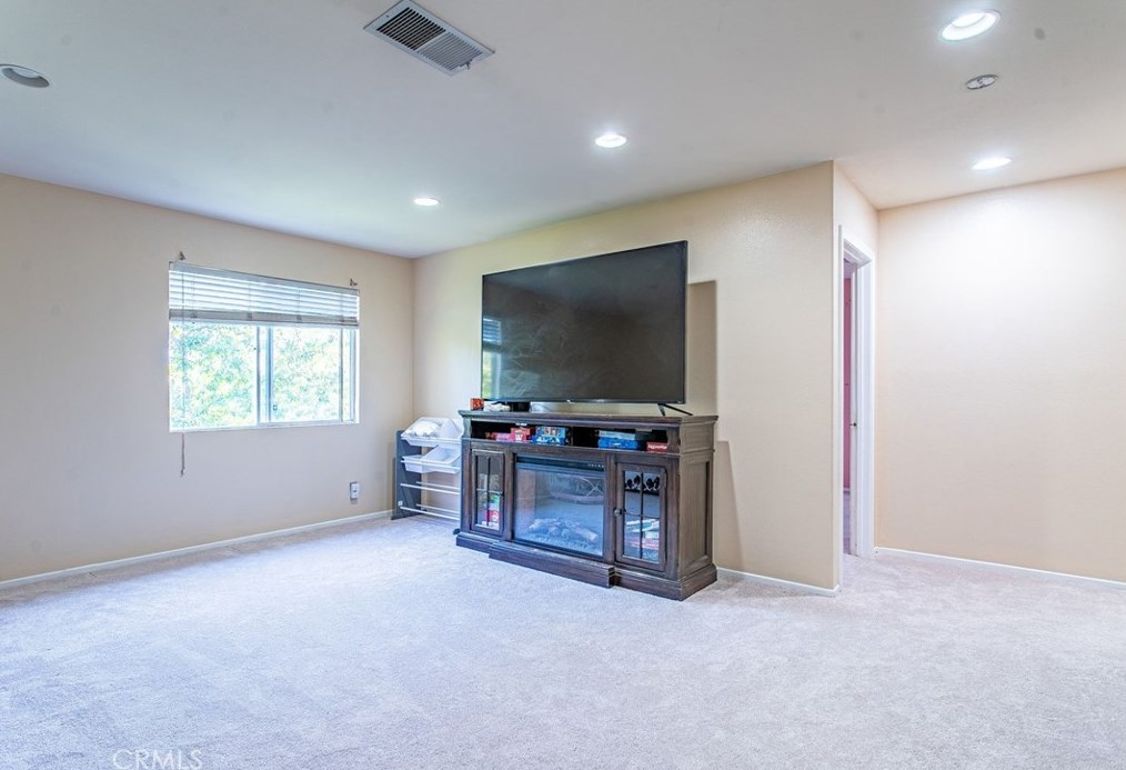 32480 The Old Rd, Santa Clarita CA  91384-3055 exterior