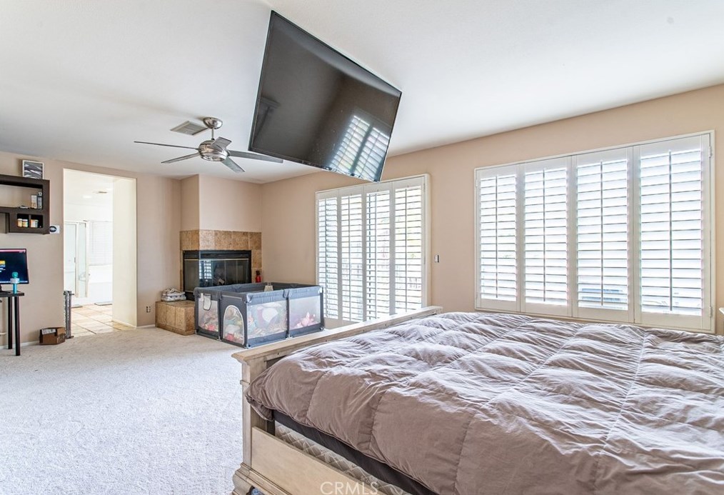 32480 The Old Rd, Santa Clarita CA  91384-3055 exterior