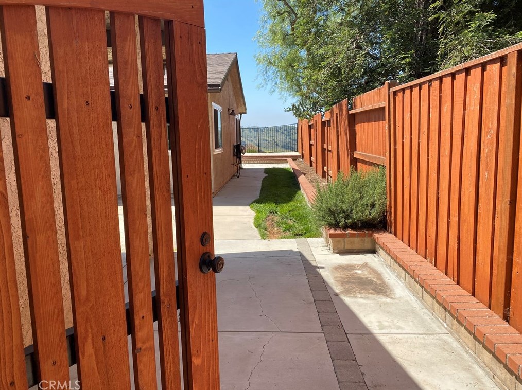 14898 Marquette St, Moorpark, CA 93021-2563