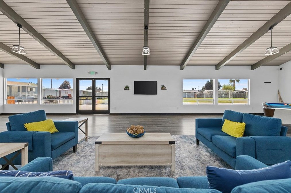 136 Fernwood Ln, Bakersfield CA  93308-4680 exterior