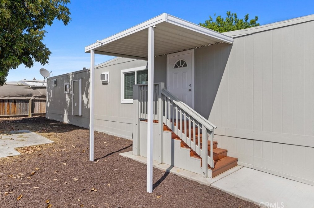 136 Fernwood Ln, Bakersfield CA  93308-4680 exterior