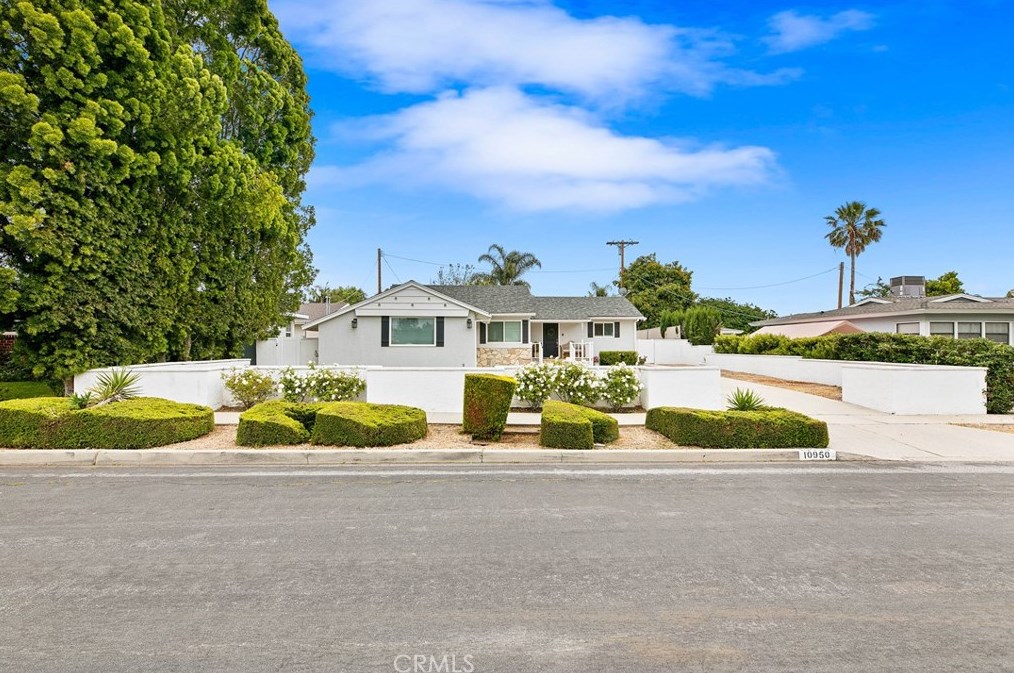 10950 Rubio Ave, San Fernando, CA 91344-5137