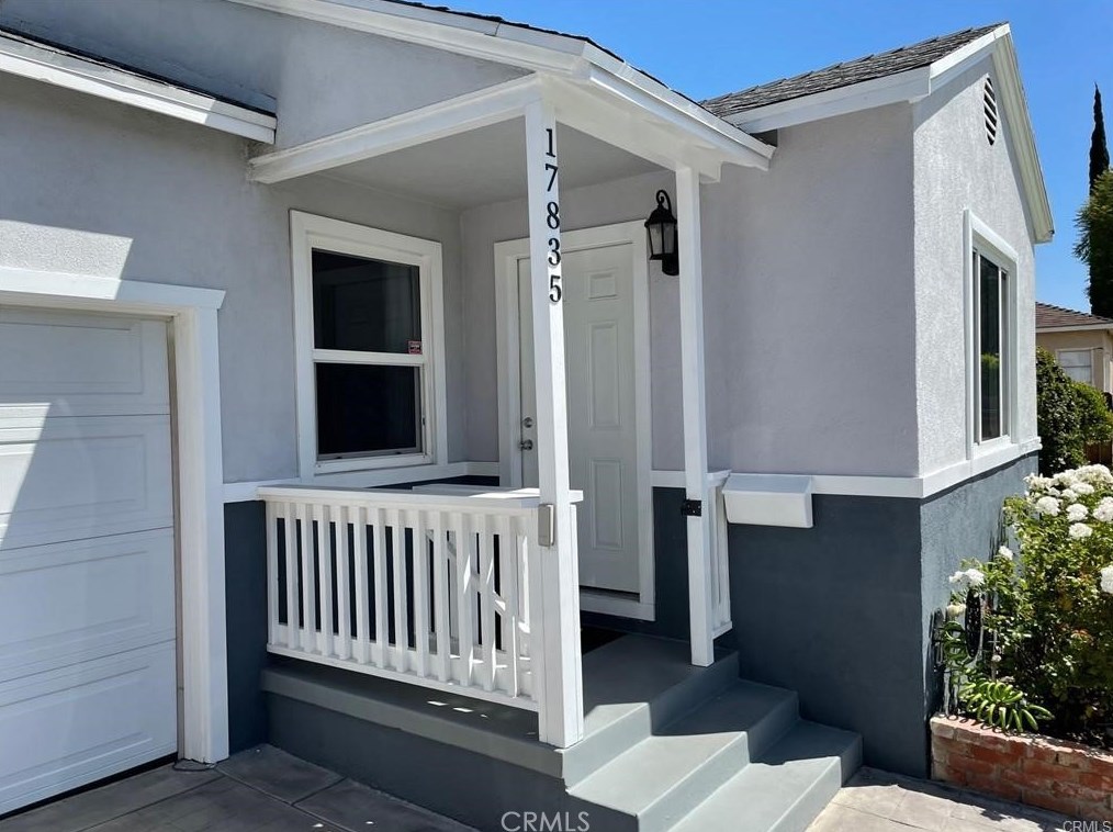 17835 Martha St, Van Nuys, CA 91316