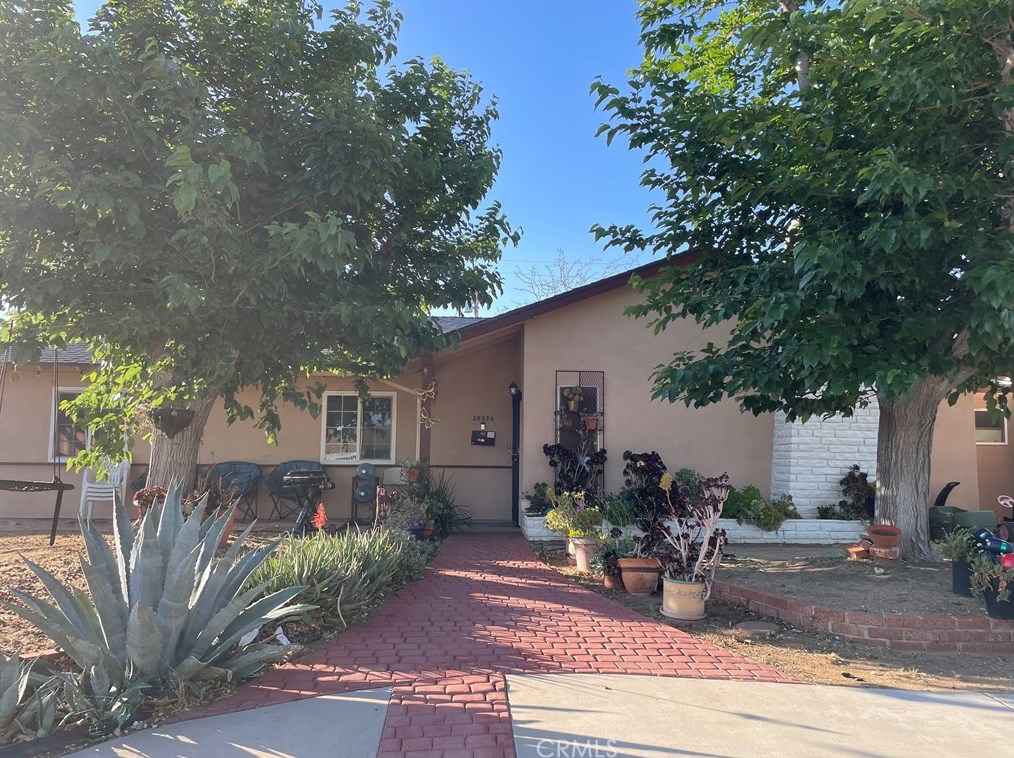 39020 Ocotillo Dr, Palmdale, CA 93551-3840