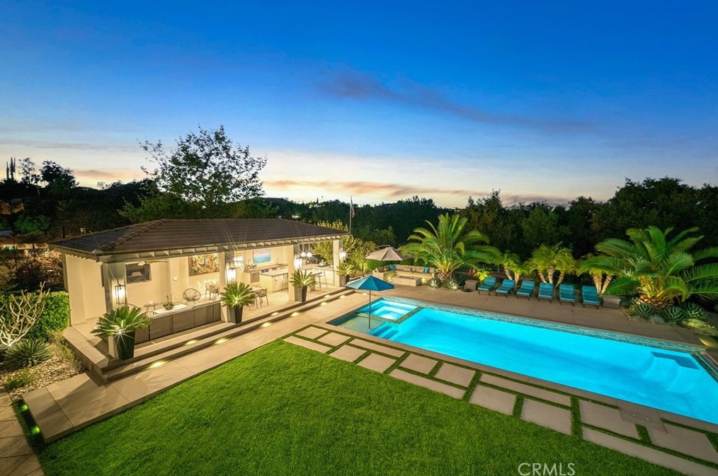 4245 Balcony Dr, Calabasas, CA 91302