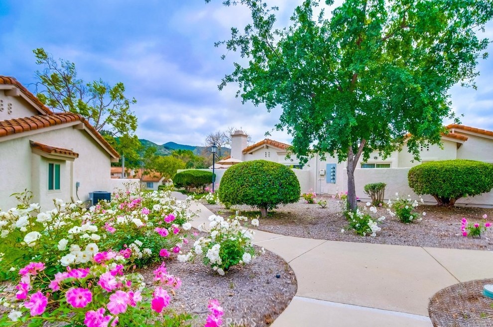 612 Indian Wl Ln, Thousand Oaks CA 91320-4112 exterior