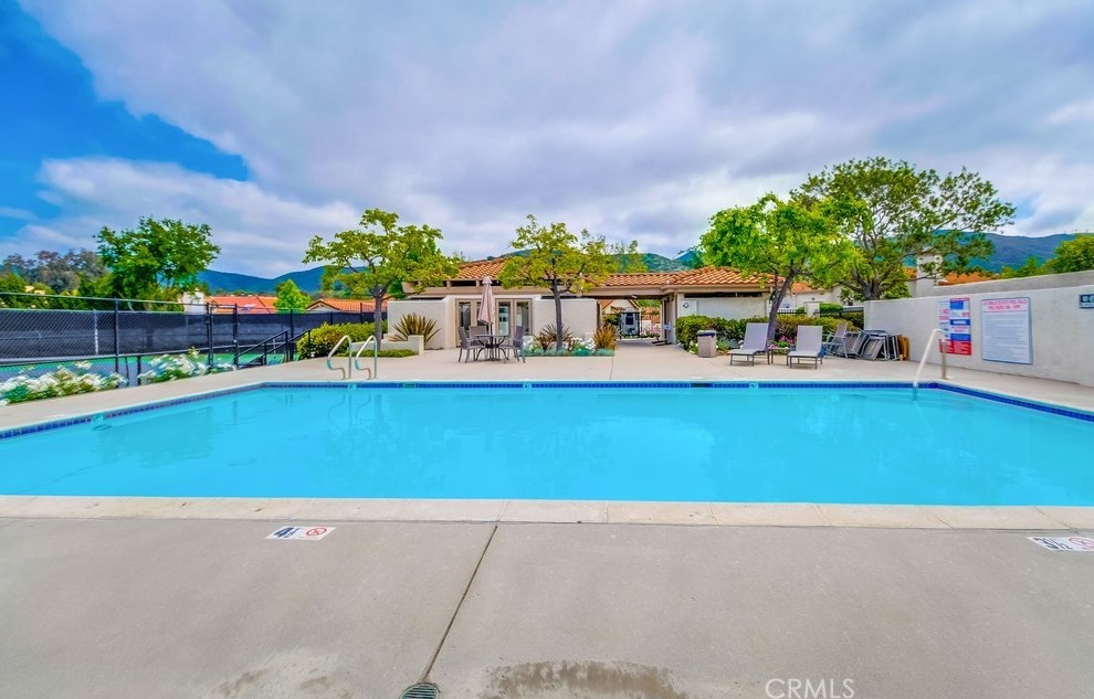 612 Indian Wl Ln, Thousand Oaks CA 91320-4112 exterior