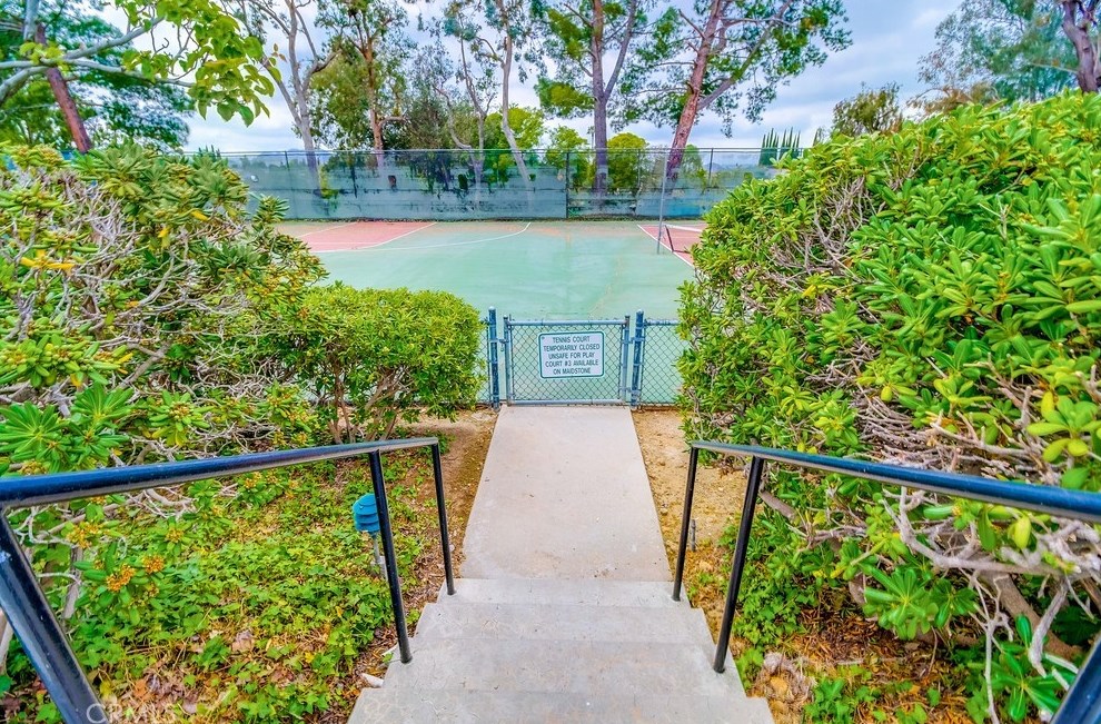 612 Indian Wl Ln, Thousand Oaks CA 91320-4112 exterior