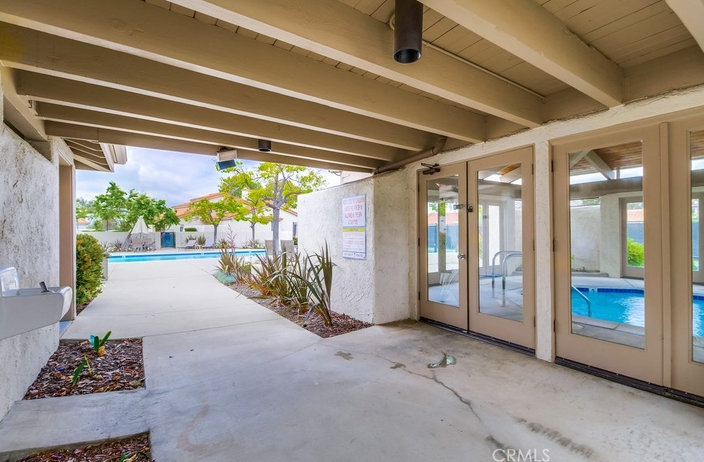 612 Indian Wl Ln, Thousand Oaks CA 91320-4112 exterior