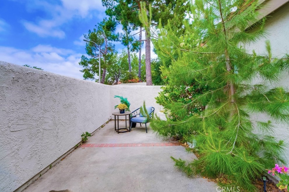 612 Indian Wl Ln, Thousand Oaks CA 91320-4112 exterior