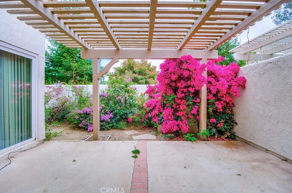 612 Indian Wl Ln, Thousand Oaks CA 91320-4112 exterior