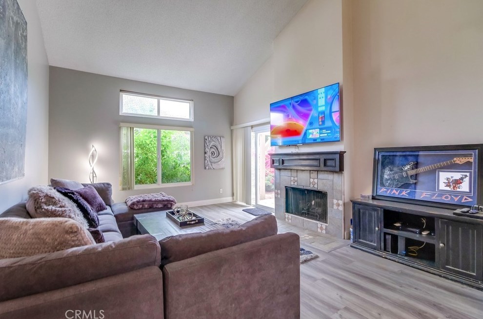 612 Indian Wl Ln, Thousand Oaks CA 91320-4112 exterior