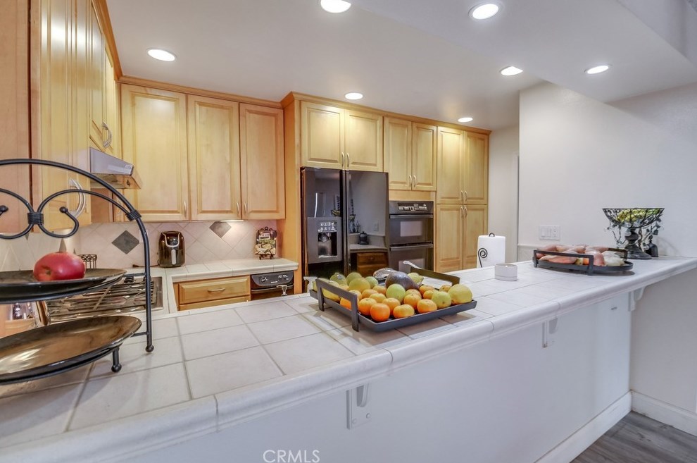 612 Indian Wl Ln, Thousand Oaks CA 91320-4112 exterior