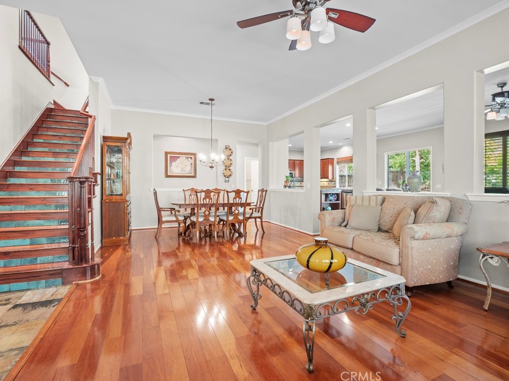 28620 Crystal Heights Ct, Santa Clarita, CA 91387-3186