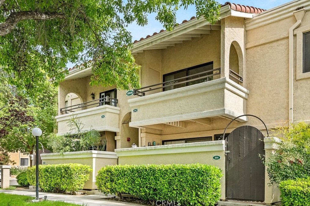 18808 Mandan St, Santa Clarita, CA 91351-3766