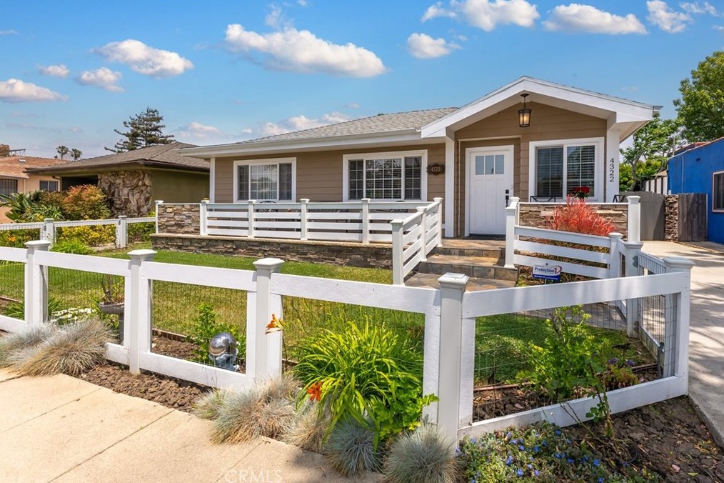 4320 Kenyon Ave, Los Angeles, CA 90066-6127