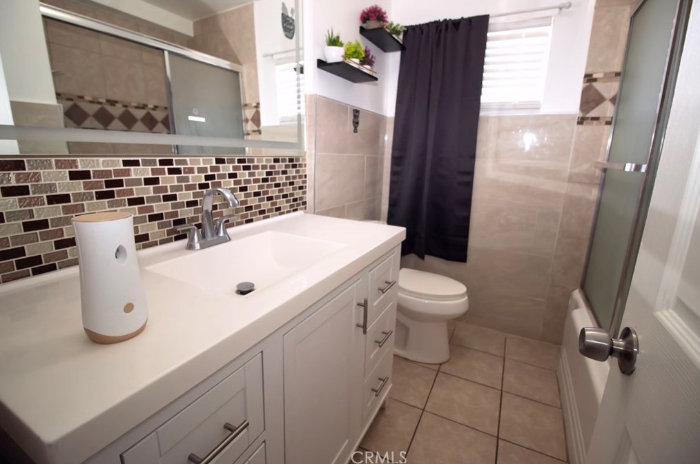 44861 5, Lancaster CA  93535-2640 exterior