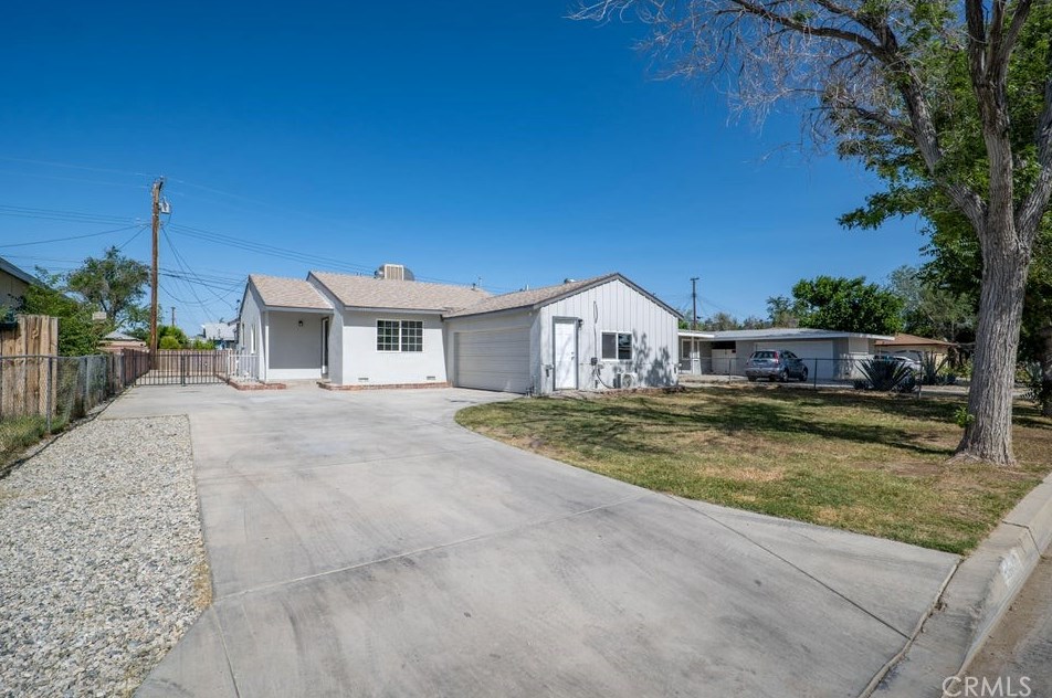 45463 Kingtree Ave, Lancaster, CA 93534-1445