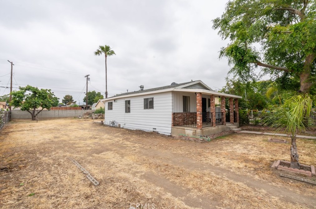13107 Jouett St, Los Angeles CA  91331-2513 exterior
