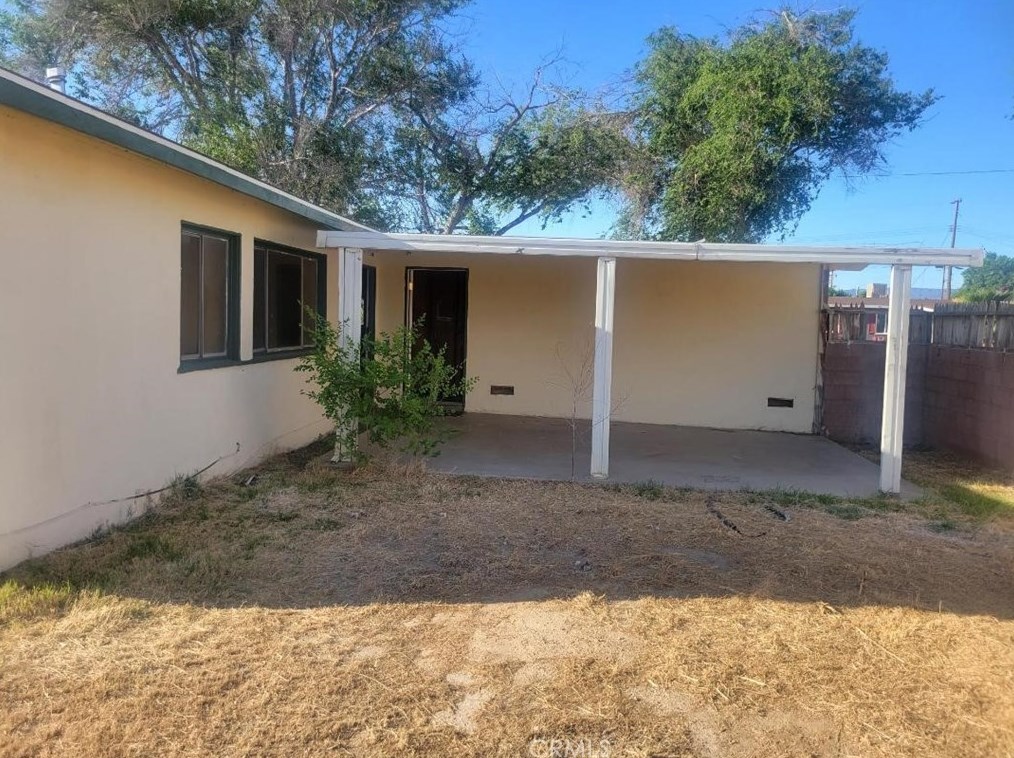 737 Avenue, Lancaster, CA 93534-7428