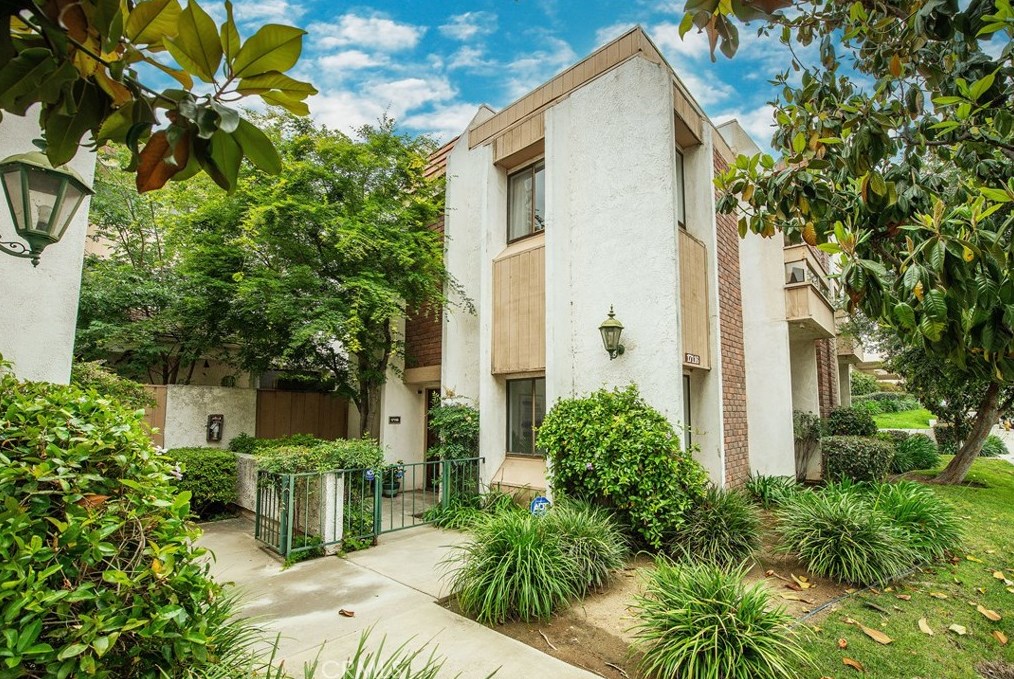 17116 Burbank Blvd, Van Nuys, CA 91316