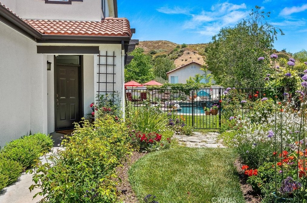 26024 Topper Ct, Santa Clarita, CA 91381-1313