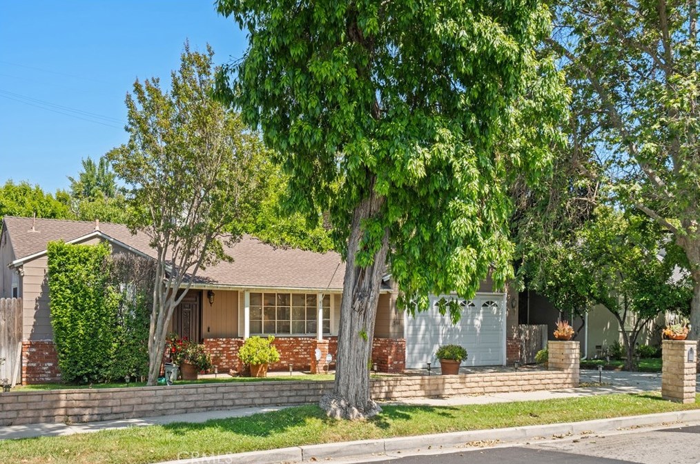 5166 Woodley Ave, Van Nuys, CA 91436