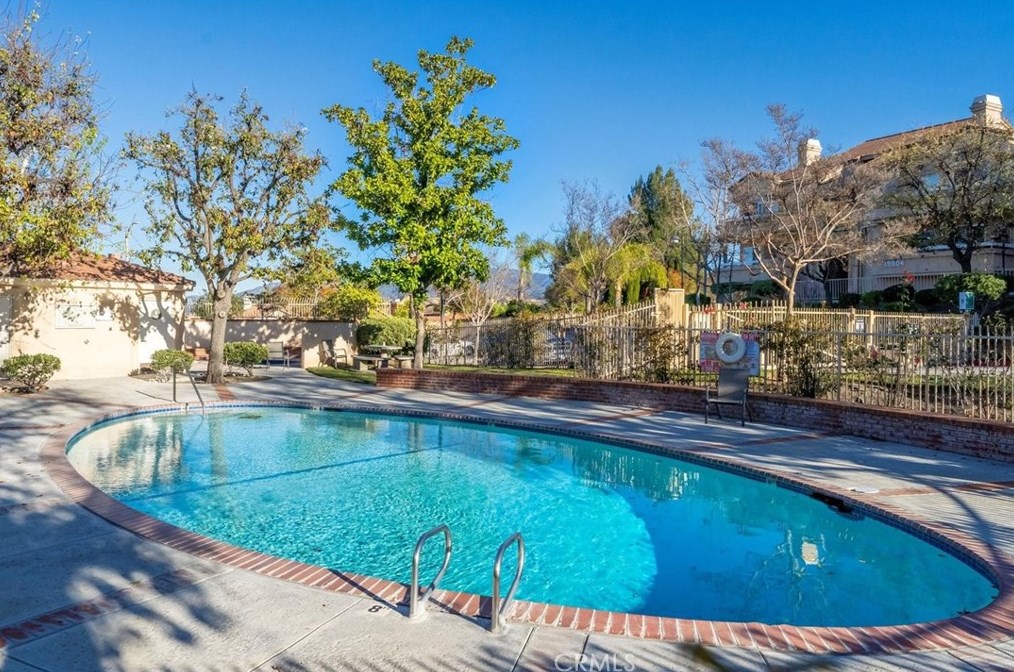 19844 Sandpiper Pl, Santa Clarita CA  91321-1360 exterior