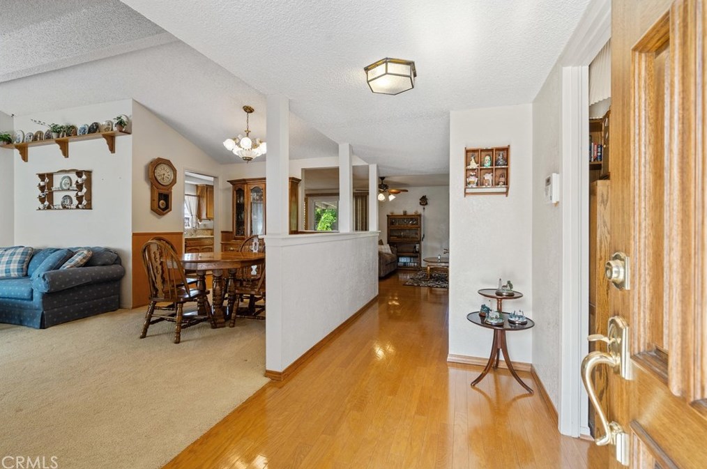 28109 Oaklar Dr, Santa Clarita, CA 91350